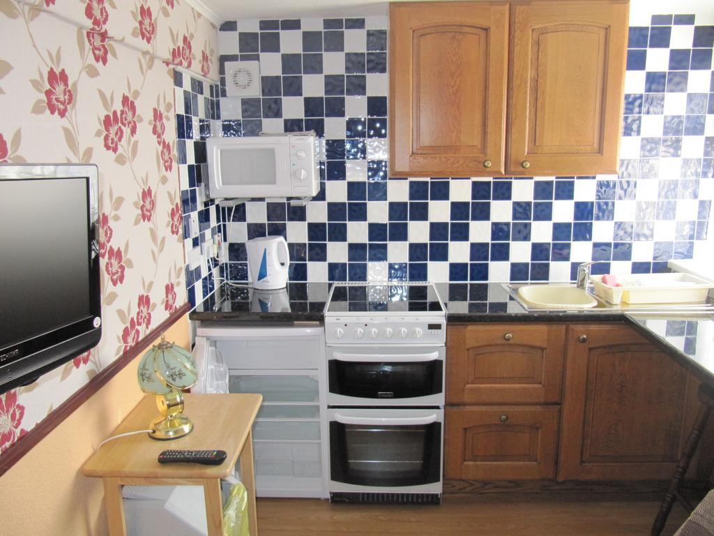 Lindisfarne Holiday Apartments - Families & Couples Only Blackpool Ruang foto