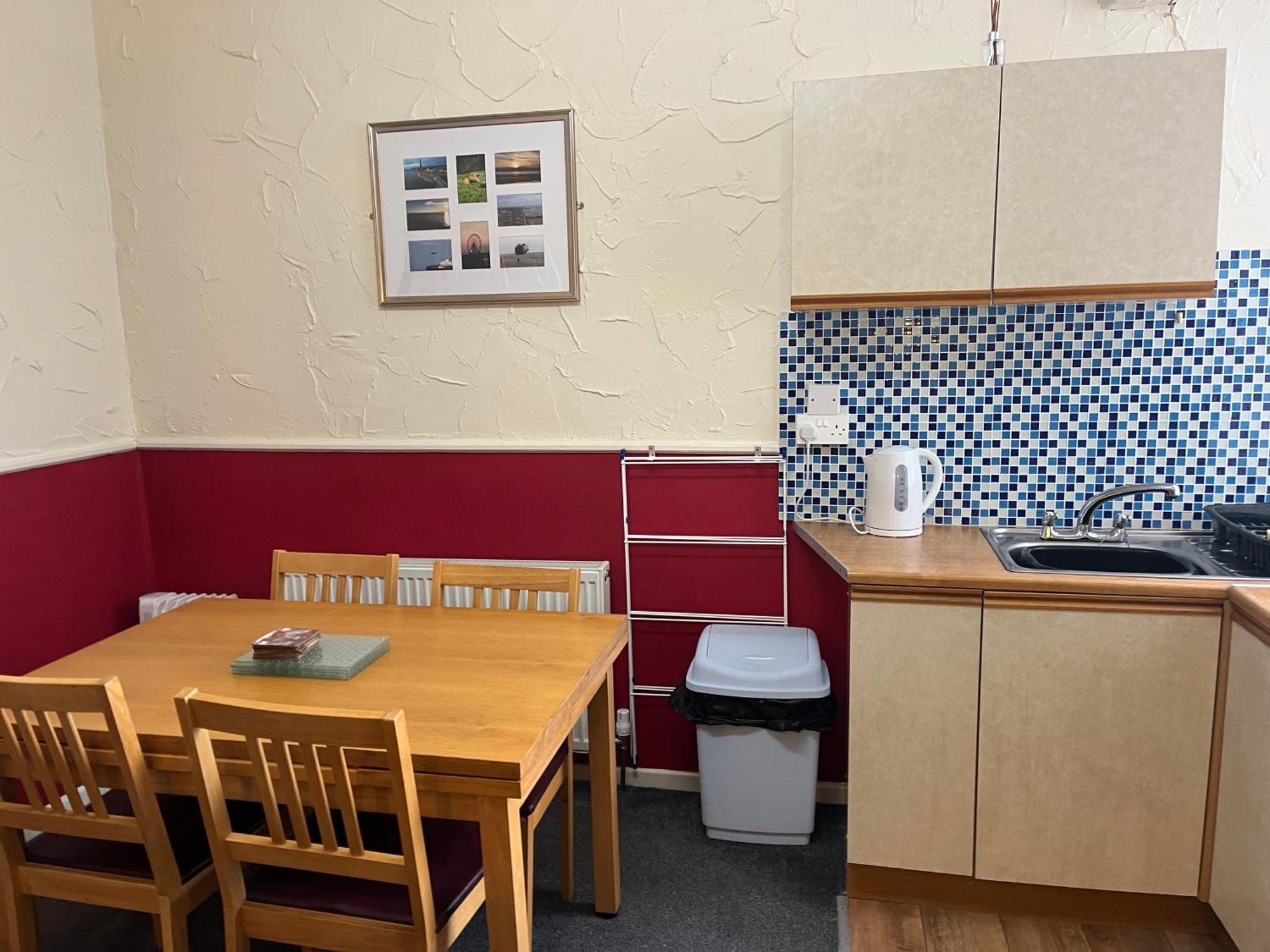 Lindisfarne Holiday Apartments - Families & Couples Only Blackpool Bagian luar foto