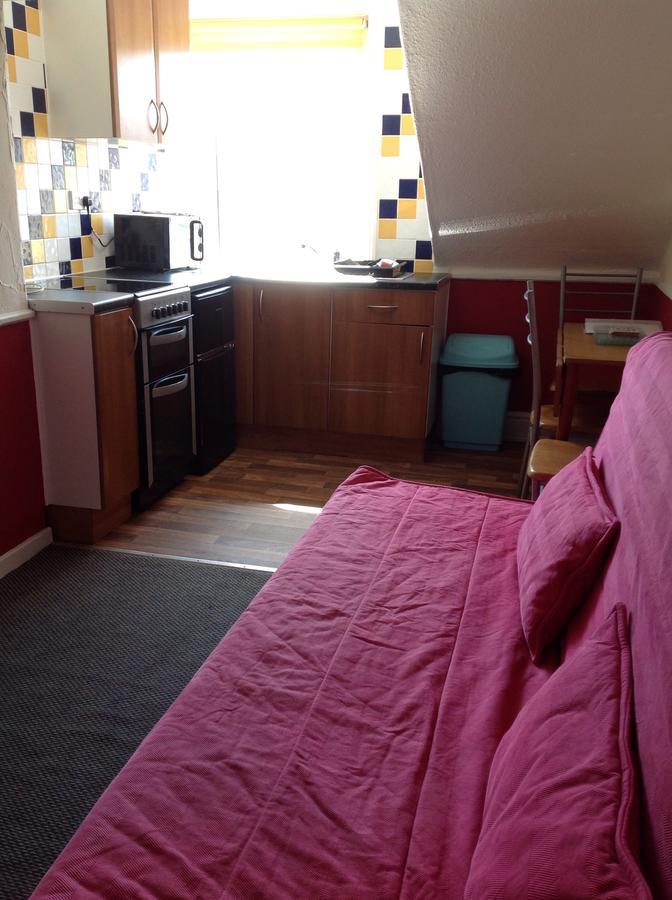 Lindisfarne Holiday Apartments - Families & Couples Only Blackpool Bagian luar foto